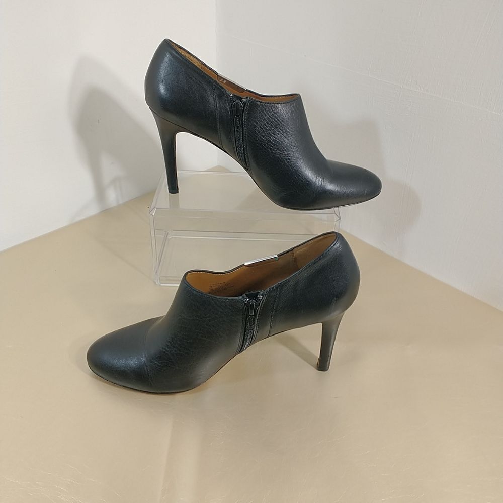 Coach Black Leather Shoes Seneca Booties 10B EU 40. Condition is Pre-owned. - Picture 5 of 11